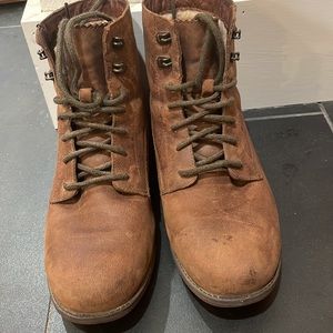 Women’s wool lined UGG boots